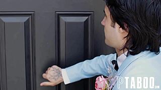 Prom bombshell Kiki Daire bangs Elias Cash for cash