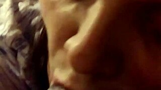 امرأة سوداء سمينة ناضجة تمص زب شاب 18+ في إنتريراسيال خام