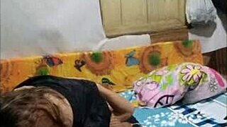 mi hermanastra se sube en mi pecho y tenemos una interaccion intima con orgasmos