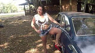 Sensual MILF Gets Voyeur Creampie in Her Wet Pussy