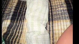 This madrastra mexicana chichona is fucking her hijastro estudiante in his room, she entered horny to convince him, homemade milf amateur