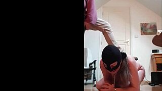 esclave f humiliée et dressée à l'esclavage