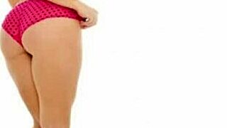 Mommy Shows Off Her Sexy Big Ass