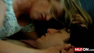 不倫妻 チャーリー・フォードが若い男をフェラとバン