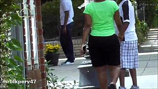 Skjult kamera fanger ebony-moden i at sprøjte på røv