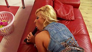 slutty american blonde in sexy heels gets fucked