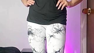 Tia Latina Colombiana De Cameltoe Gigante Se Masturba Para Su Sobrino Con Su Vagina Marcada En Leggings Usa Bhabhi Desi Sex Xxx Usa American United States