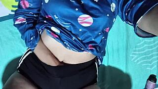 marido y mujer tienen sexo caliente en habitacion del hotel casero real