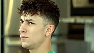 แม่เลี้ยงหื่นใช้เวลาคนเดียวกับลูกเลี้ยง