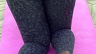 Ebony milf spreads pussy during morning workout!