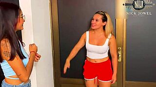 Muscular Guy Cums In Girlfriend's Mouth After Stepmom's Pussy