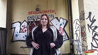 Scout Jerman Jemput Gadis Curvy Emma Fox untuk Casting di Berlin