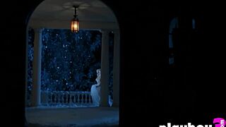 Perfect model Crystal McCahill poses naked with big tits