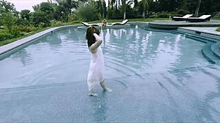 jenna j ross squeezes her nipples while cumming.