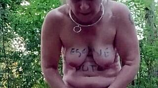 Рабыня унижена в лесу с BDSM