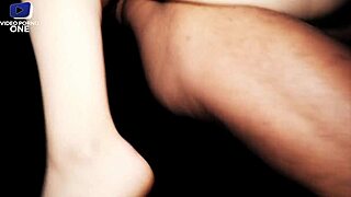 cette jeune coquine se fait baiser dans un club échangiste