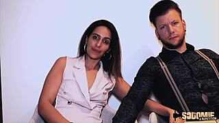 Joy belle brune veut du sexe anal