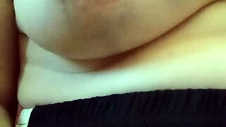 Gretalas wildes Nippelspiel mit Ballons