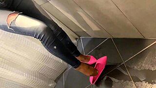 desperate housewife pees in jeans then worships ass