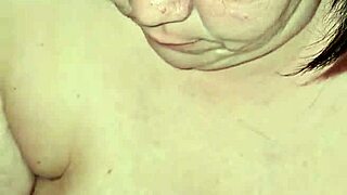 i observe the mature woman engaging in oral activity intensely