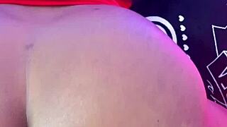 mi hermanastra disfruta de mi enorme polla en su estrecho coño cachondo