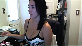 Hairy mature jelena jensen wants to play