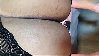 زوجة مؤخرة عملاقة تُلقح وتُذل زوجها الخور