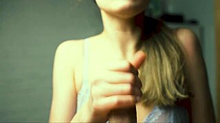 Beauty Jerks Boyfriend To Pleasure Peak