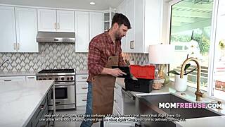 Thick Housewife Deepthroats On Knees