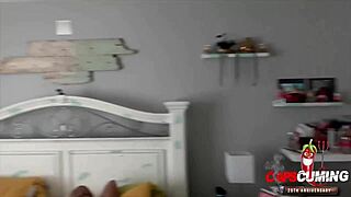 Жену жестко трахают в пизду