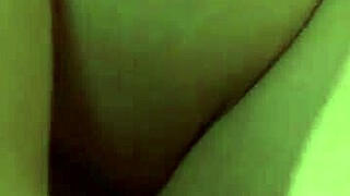 mature cougar milf likes lesbian play