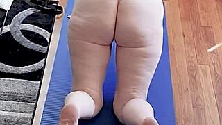 Detailed Pussy Yoga Session For Jerking Off