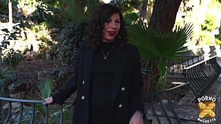 gwen jeune brunette avid for anal assfucking