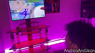 playing fortnite and my stepsister seduces me to fuck with her friend 😈🍑