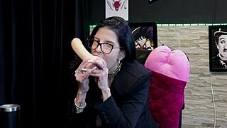 Brunette Latina Milf Shares Dirty Talk and Faked Orgasm in Casting