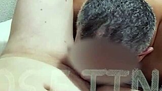 Marido Licks Shaved Buceta Of Gostosa Esposa In Bed