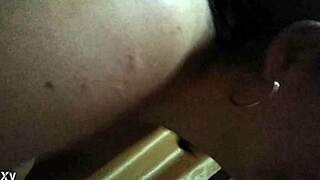 Señora peruana le encanta montar.