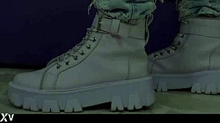 Latina milf Luna shows off big natural tits in live session