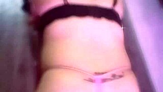 uff que rico así quiero que vengan y me cogan rico traeme una verga para mamarla