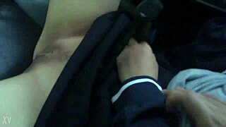 Cewek Asia Amatir Masturbasi sampai Squirt Orgasm