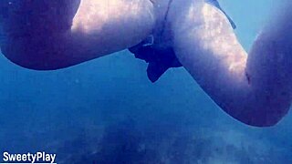 Underwater creampie in pool while swimming with cum inside bbw milf pussy close up