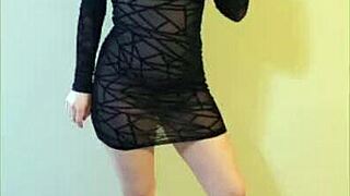 Cute Hotwife Scarlettraven Strips Naked and Takes Creampie in Doggystyle Fucking Facing the Camera in Group Swingers Session.