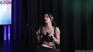 Melhores momentos da Debora Andrade com Vitoria Beatriz no Hot Cast - parte 2 watch on Sheer Red