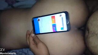 Arab milf shows sexy ass