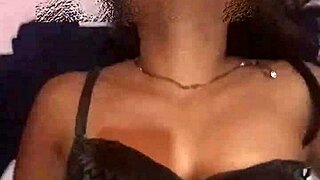 Milf caliente con culo grande follada a perrito