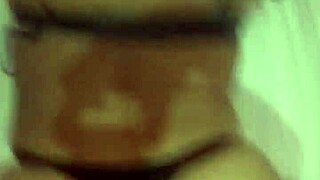 Milf caliente con culo grande follada a perrito