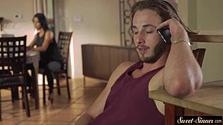 Tutkuyla Meme Sikilen MILF Erotik Fantezi Rol Yapmada Deliniyor