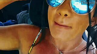 Fui de carona com motorista de app. Olha o que rolou com big clit blowjob in car.