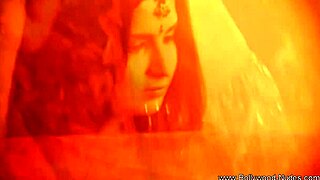 Let's admire this Indian beauty dancing solo in grace