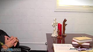 blonde jessica jaymes licks brunette nikki big tits and big ass in lingerie heels for hardcore fucking